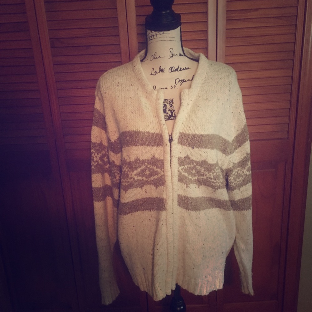 Gorgeous warm and comfy sweater!